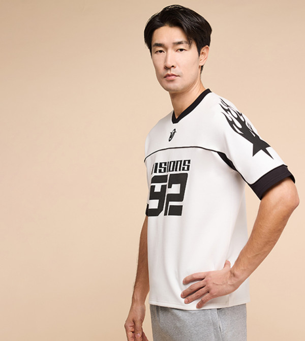 أر آند بي  تيشيرتات كاجوال - عاجي  Round Neck T-Shirts