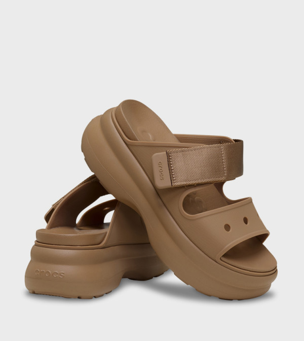 كروكس كروكس - بني Flat Sandals