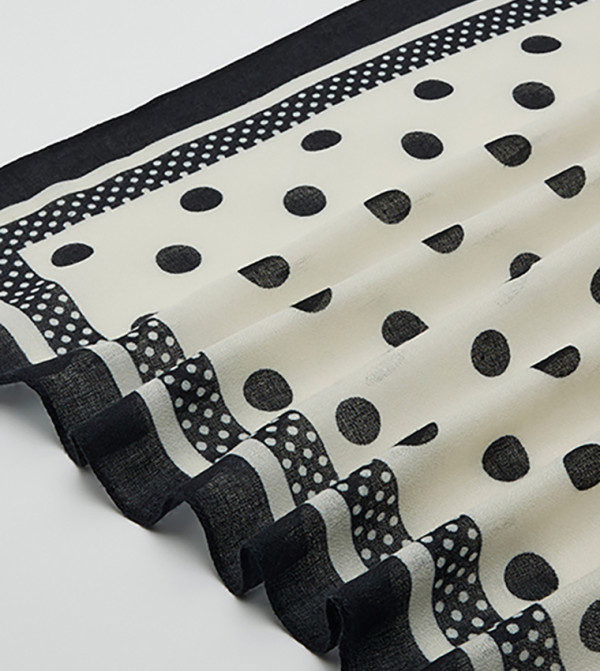 أر آند بي  أوشحة - عاجي  Woven Scarves