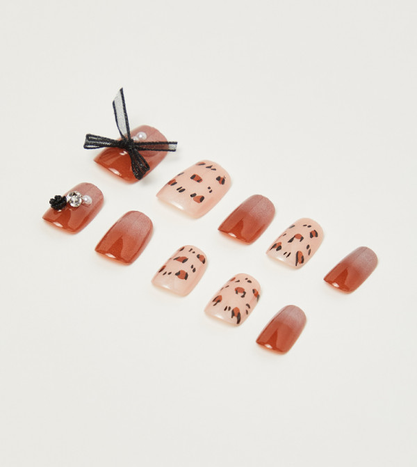 أر آند بي  الأظافر - بني  Nail Accessories
