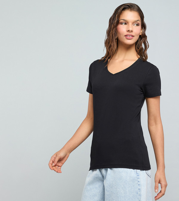 R&B R&B - BLACK Short Sleeve T-Shirts