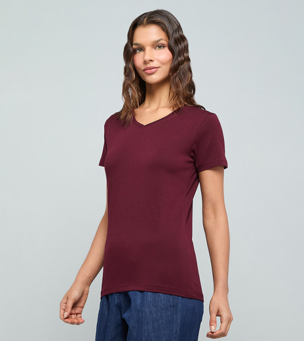 R&B R&B - Wine Short Sleeve T-Shirts