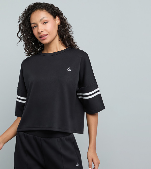 R&B R&B - BLACK Short Sleeve T-Shirts