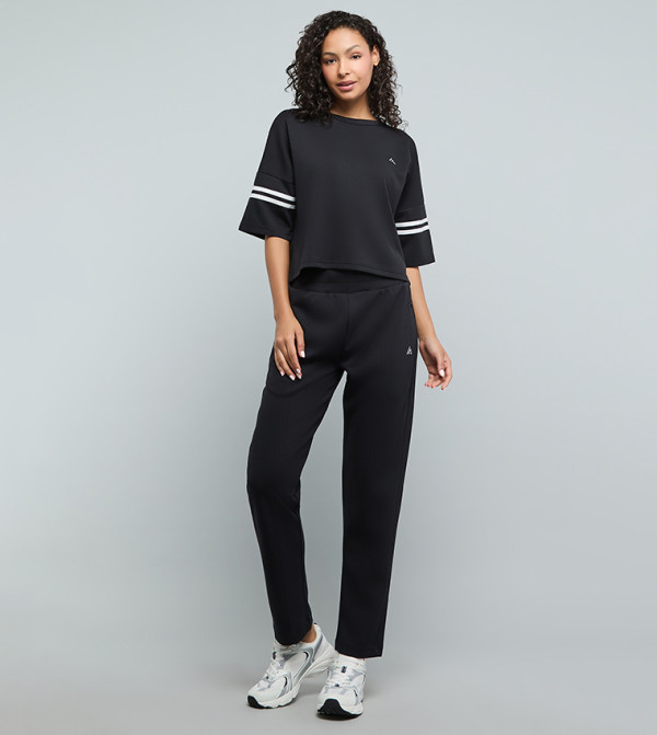 R&B R&B - BLACK Short Sleeve T-Shirts