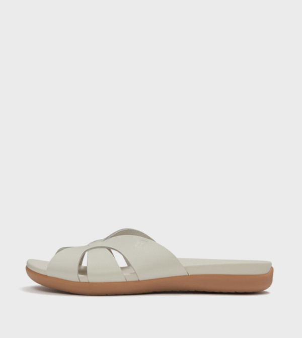FitFlop FitFlop - Cream Flat Sandals