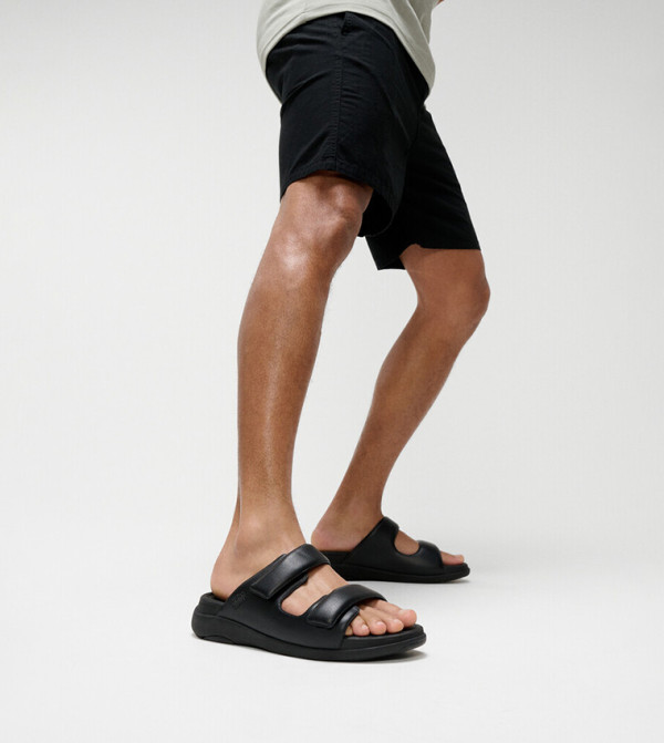 FitFlop  Shoes - BLACK Casual Sandals