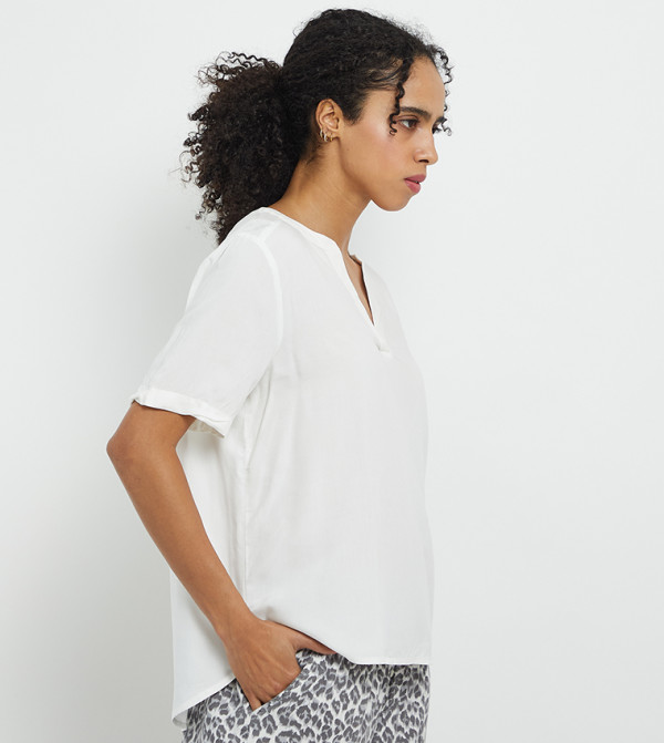 بورن اوربن  - أبيض Casual Tops