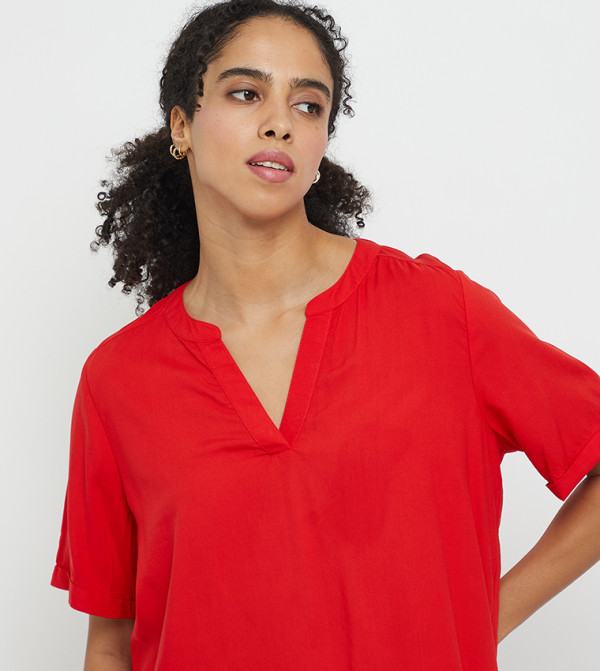 بورن اوربن  - أحمر Casual Tops