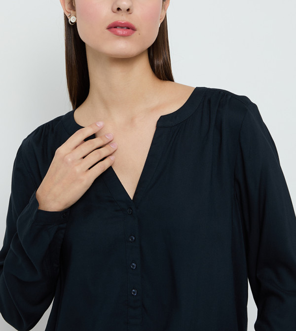 كولن كولن - أسود Casual Tops