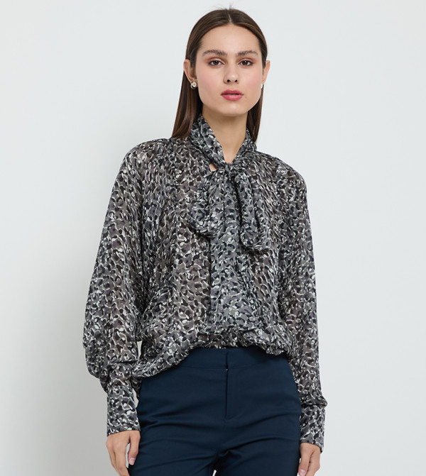 كولن كولن - أسود Casual Tops