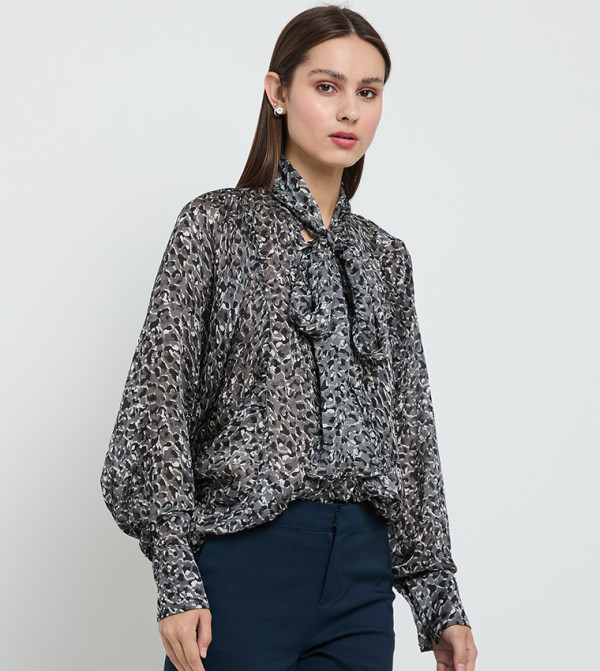 كولن كولن - أسود Casual Tops