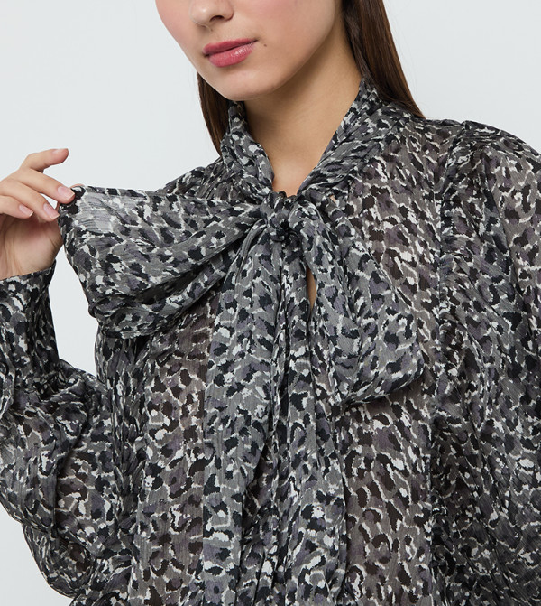 كولن كولن - أسود Casual Tops