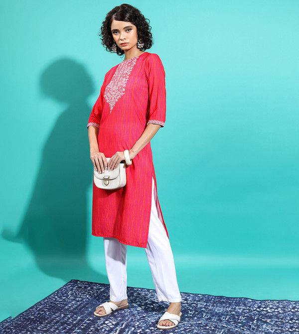 فيشوده  ملابس هندية - أحمر Kurtas & Sets