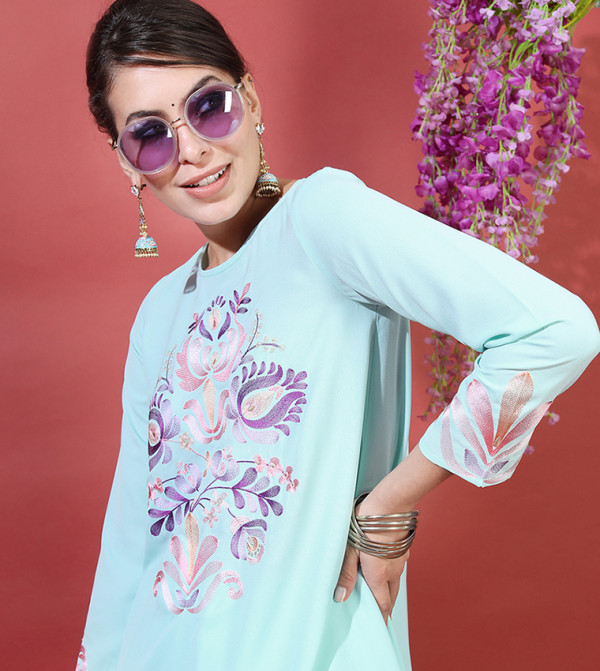 فيشوده  ملابس هندية - أزرق Kurtas & Sets