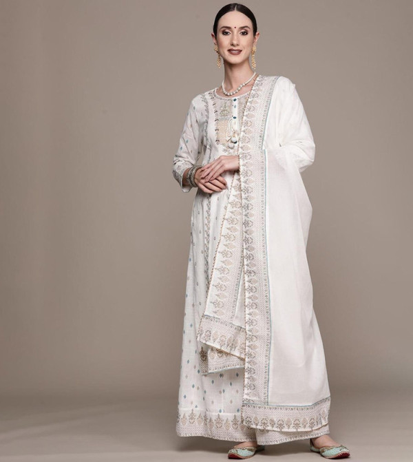 Ishin Ishin - Off White Kurtas & Sets