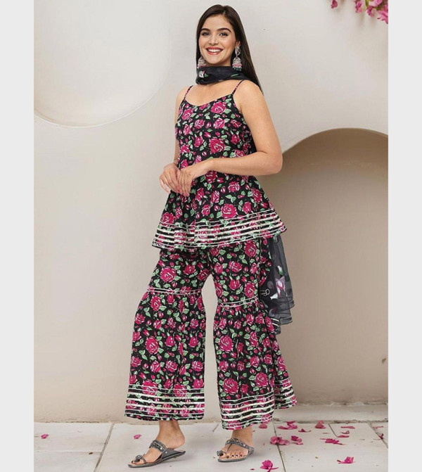 Ishin Ishin - BLACK Kurtas & Sets