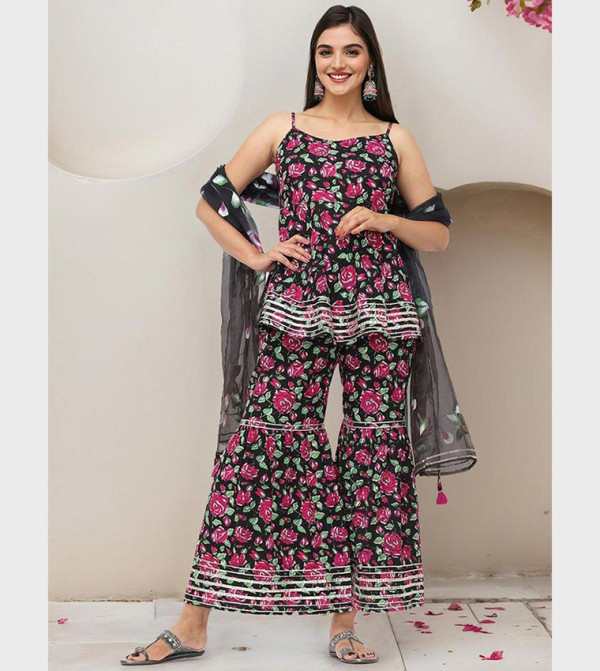 Ishin Ishin - BLACK Kurtas & Sets