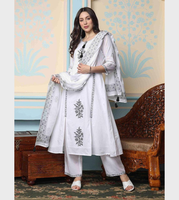 Ishin Ishin - White Kurtas & Sets