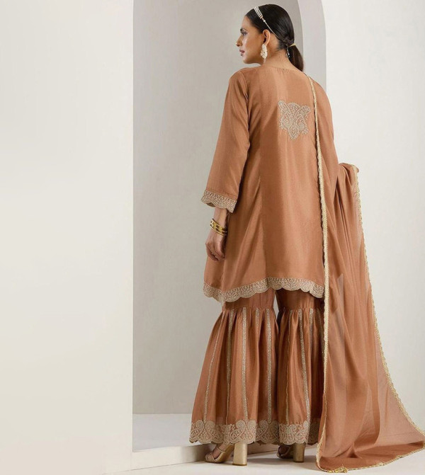 Ishin Ishin - Beige Kurtas & Sets