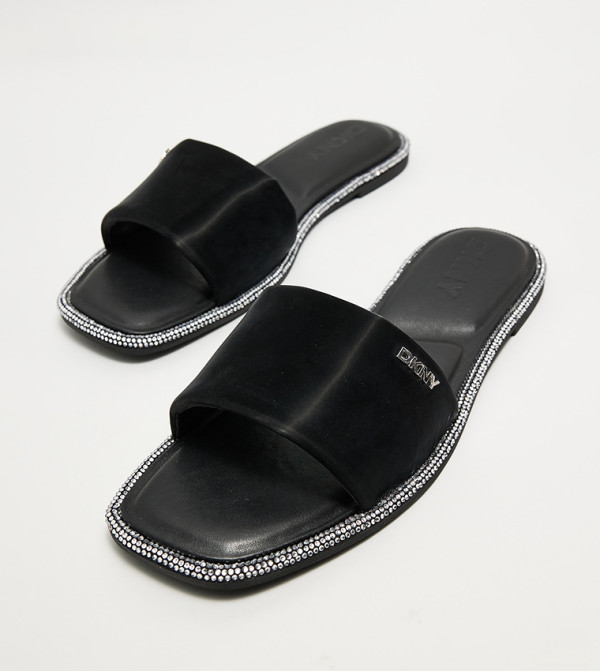 دكني دي كيه إن واي - أسود Flat Sandals