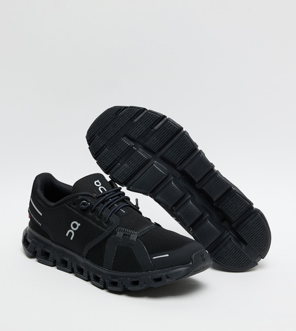 ON  - BLACK Running Shoes