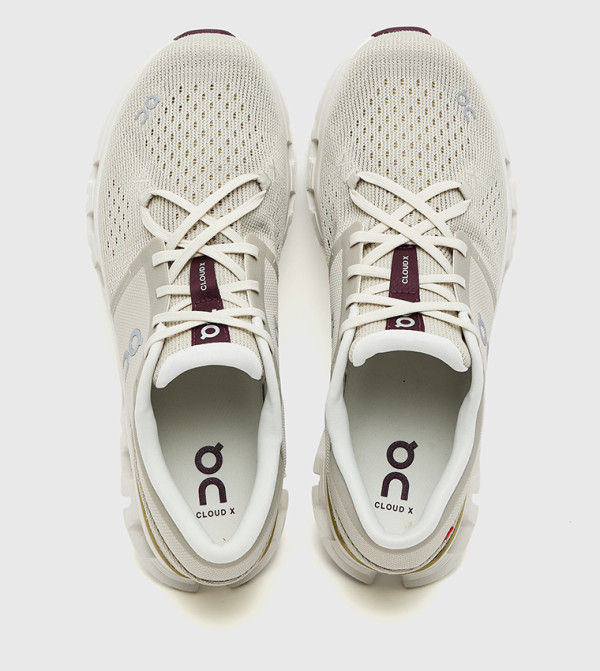 ON On - Beige Running Shoes