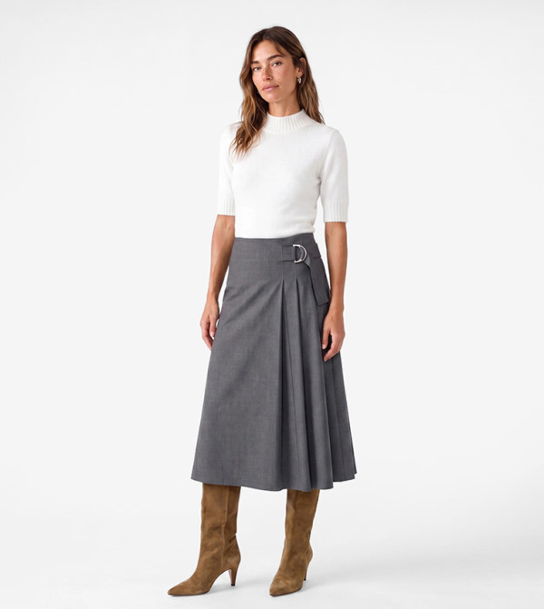 كوتون  سترات - أوف وايت  Round Neck Sweaters