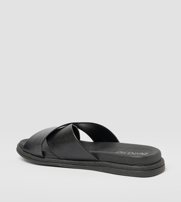 Beira Rio Beira Rio - Black Flat Sandals