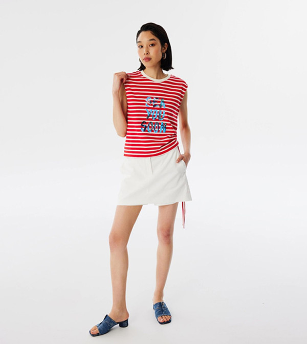 تويست - اوتليت تويست - اوتليت - أحمر  Short Sleeve T-Shirts