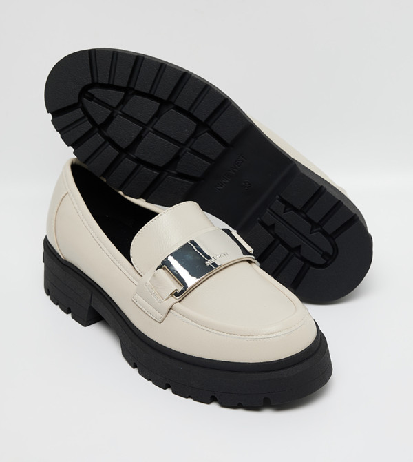 Nine West Loafers & Mocassins - White undefined