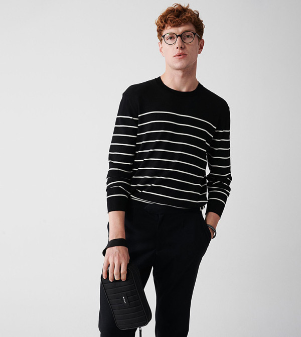 Avva Avva - Black Round Neck Sweaters