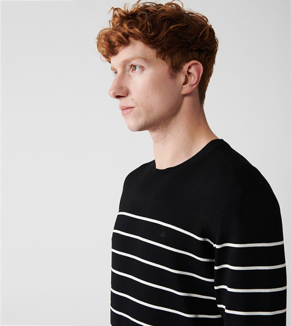 Avva Avva - Black Round Neck Sweaters