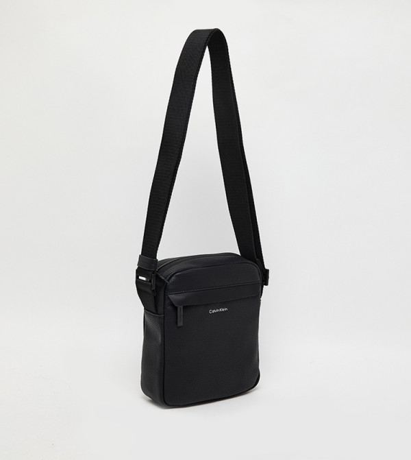 كالفين كلاين  حقائب خصر - أسود Cross Body & Sling Bags