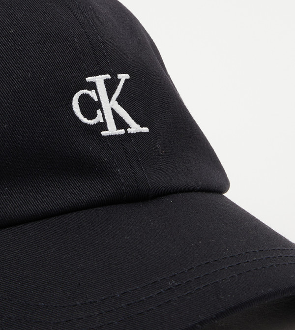 Calvin Klein  Caps & Mittens - Black Caps & Mittens