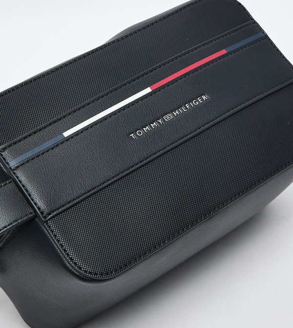 تومي هيلفيغر تومي هيلفيغر - أسود حقائب مستلزمات شخصية