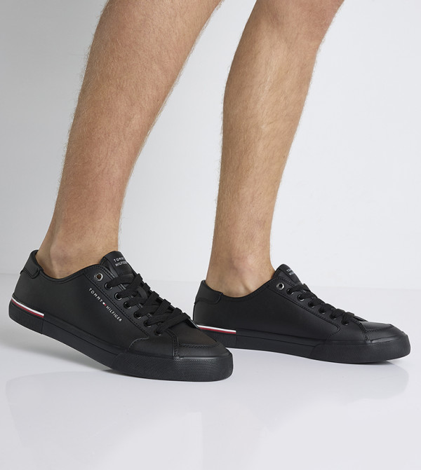 Tommy Hilfiger Tommy Hilfiger - Black Low Top