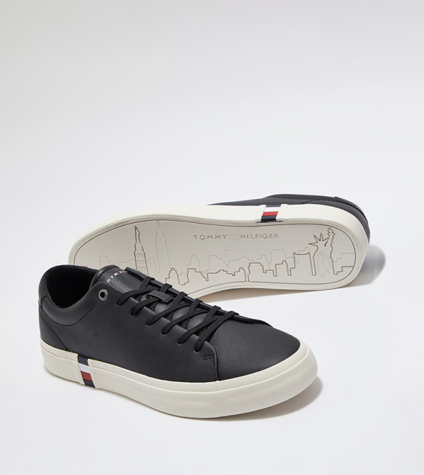 Tommy Hilfiger  - Black Mid Top