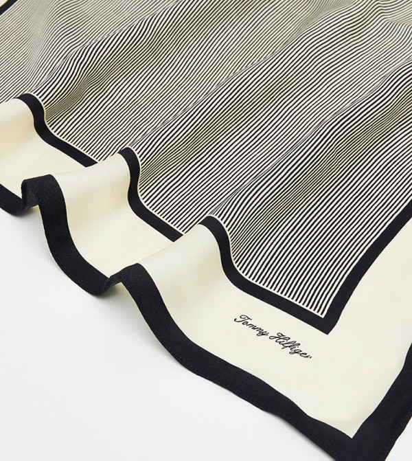 تومي هيلفيغر أوشحة - كحلي Silk Scarves