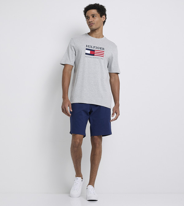 تومي هيلفيغر  تيشيرتات كاجوال - رمادي Round Neck T-Shirts