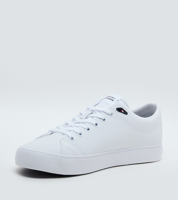تومي هيلفيغر تومي هيلفيغر - أبيض أحذية برقبة منخفضة 