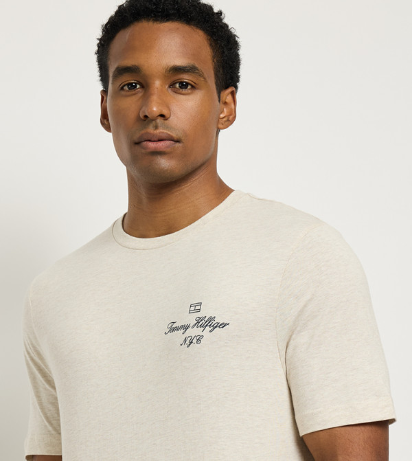 تومي هيلفيغر  ملابس - بيج Round Neck T-Shirts