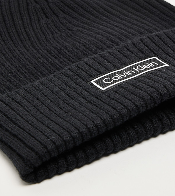 كالفين كلاين  قبعات بيني - أسود Beanies