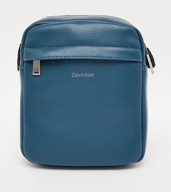 كالفين كلاين كالفين كلاين - أزرق Cross Body & Sling Bags
