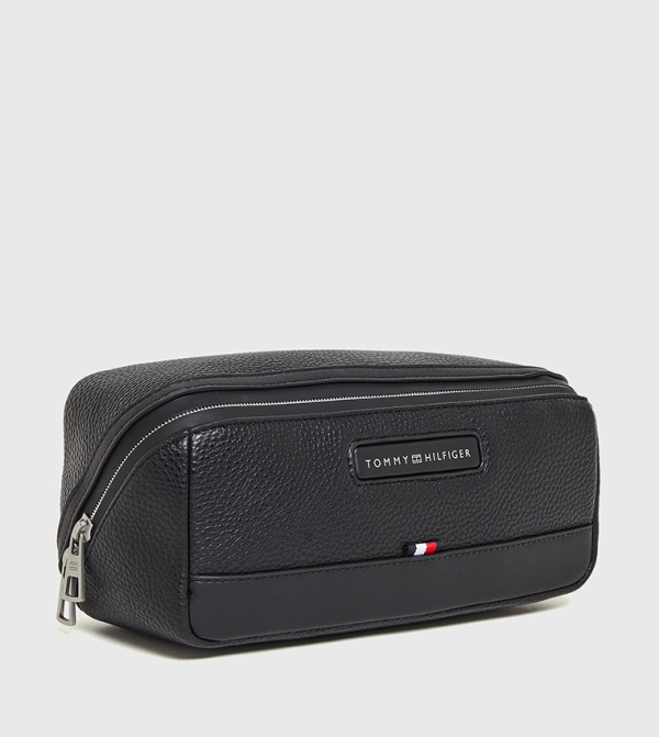 تومي هيلفيغر تومي هيلفيغر - أسود حقائب مستلزمات شخصية