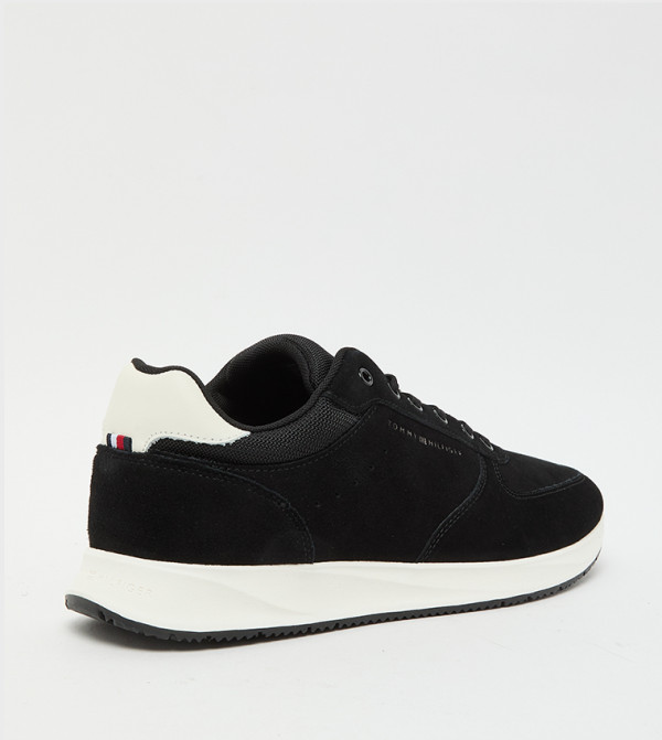 تومي هيلفيغر أحذية سنيكرز - أسود أحذية برقبة منخفضة