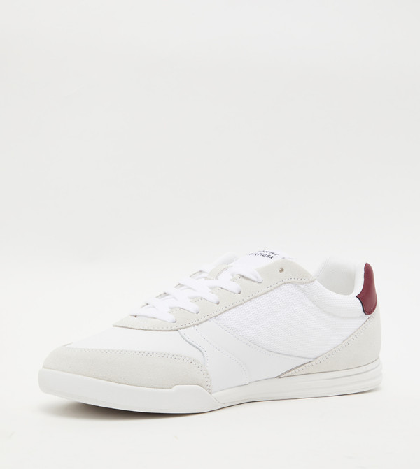 تومي هيلفيغر تومي هيلفيغر - أبيض أحذية برقبة منخفضة