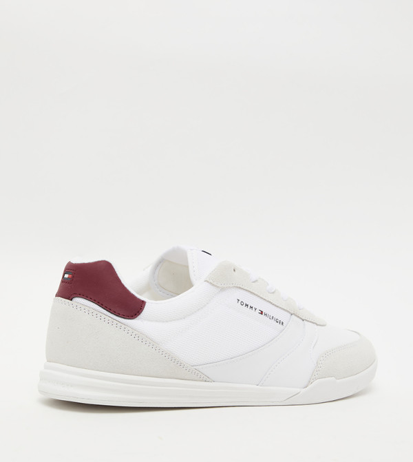 تومي هيلفيغر تومي هيلفيغر - أبيض أحذية برقبة منخفضة