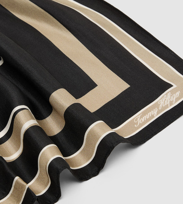 Tommy Hilfiger  Scarves - Black Woven Scarves