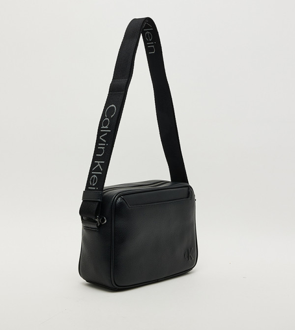 كالفين كلاين كالفين كلاين - أسود Cross Body & Sling Bags