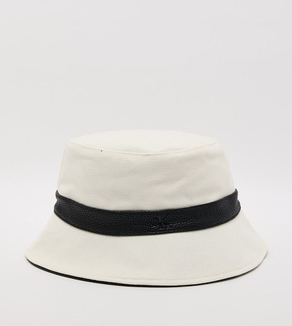 كالفين كلاين كالفين كلاين - أبيض Bucket Hats
